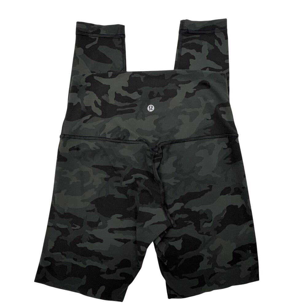 Lululemon Size 6 Camo Leggings Women’s High Rise Full Length Yoga Pants